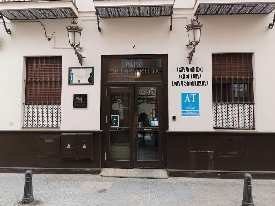 Apartamento Con Encanto En Patio Sevillano Exterior photo
